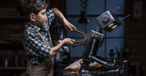 Ein Junge in einer Steampunk-Brille, der einen eisernen Roboter repariert