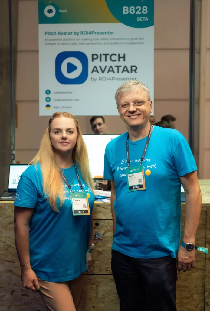 Victoria Abed and Paul Zhdanovych at pitch avatar stand